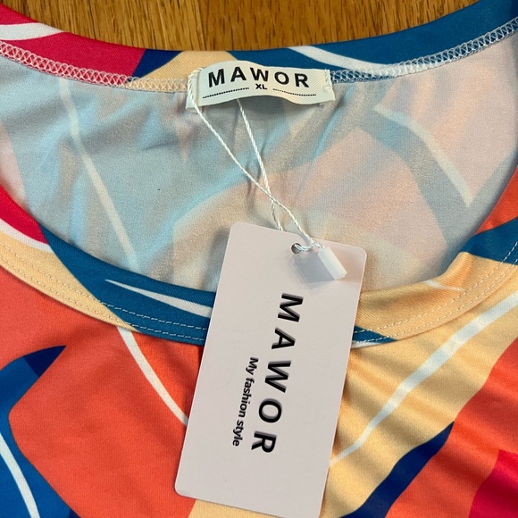 Colorful lightweight Dress - Picture 2 of 2